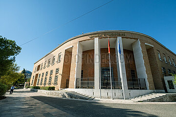Albanien  Tirana - Banka e Shqiperise  die albanische Zentralbank  am Skanderbeg-Platz  Hauptplatz im Zentrum