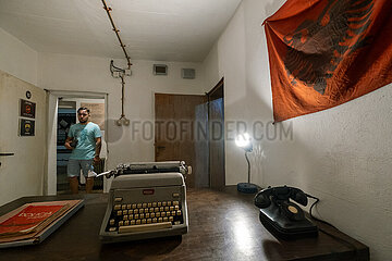 Albanien  Tirana - BUNK ART 2  frueher Atombunker des Innenministeriums der Sozialistischen Volksrepublik Albanien  nun Museum fuer die Geschichte der kommunistischen Diktatur